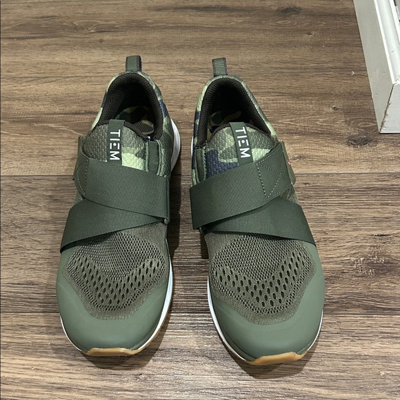 ITEM Women's Green (Camo) Slip-On Sneakers with Clips - Picture 1 of 4